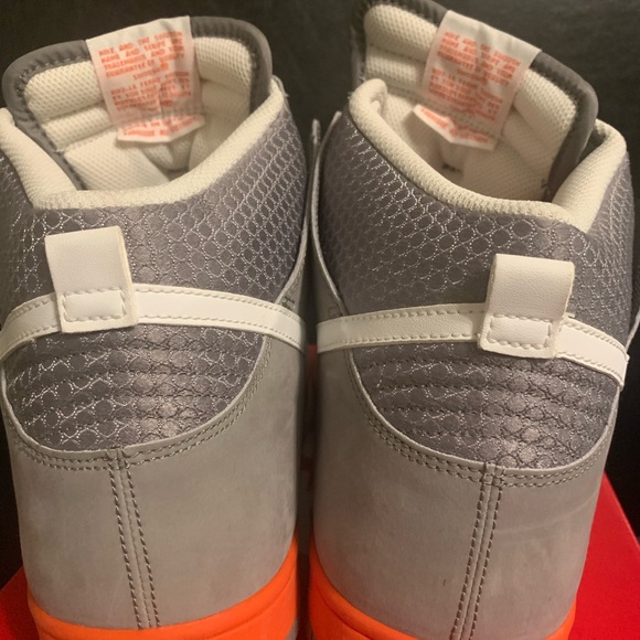 Men’s grey and orange Nike - Picture 3 of 3